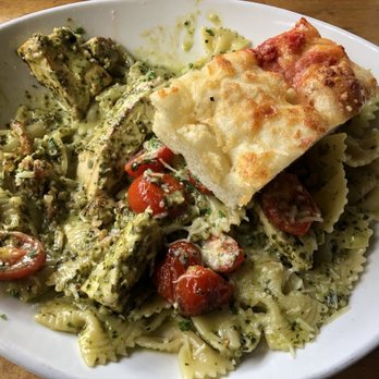 Hideaway House - Chicken Pesto Pomodoro - Pizza Near Me - Sedona, Arizona