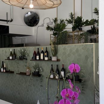 Les Deux Amis - Interior design - Cafes Near Me - San Francisco, California
