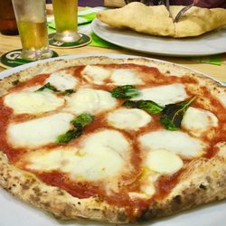 Il Pizzicotto - Margherita Pizza, simple and unbelievably amazing!