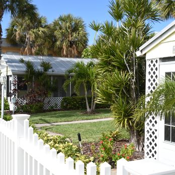 Beach Vacation Rentals - Historic cottage complex - walk to restaurants and activities - Vacation Rentals Near Me - Pompano Beach, Florida Beach Vacation Rentals - Historic cottage complex - walk to restaurants and activities - Vacation Rentals Near Me - Pompano Beach, Florida
