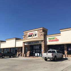 Fuel Maxx Exxon - Hot & humid outside..