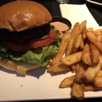 Colton's Social House - New American Near Me - Clovis, California