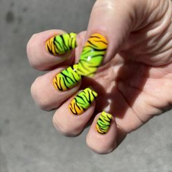 Hollywood Nails