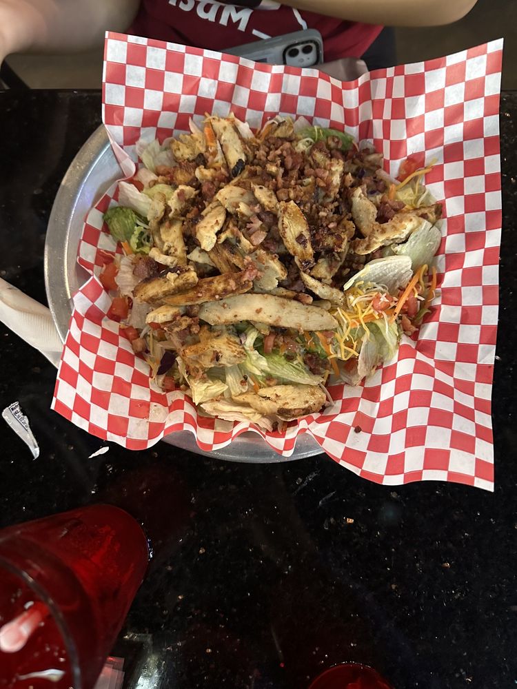 DAKOTA BUTCHER Updated August 2024 11 Photos 1933 Willow Creek Dr