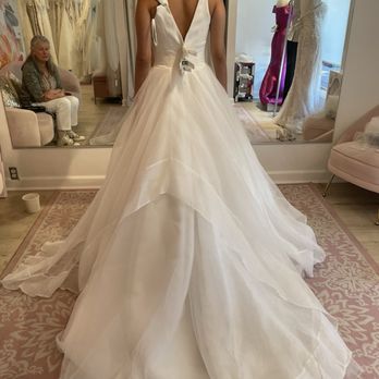 Posh Brides & Grooms  - Bridal Near Me - Carlsbad , California
