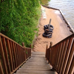 Birchwood Lodges - The stairs leading down to the lake.