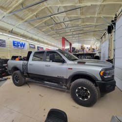 Southern Crawlers 4x4 - Installed B&W goose neck in the 2022 Powerwagon after we installed these new 37 13.50r17 Nitto Ridge Grapplers.