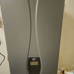 Advanced Plumbing - New tankless water heater placed by Advanced Plumbing January 2026. Great job! Thank you.