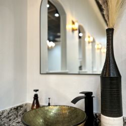 Gloss Nail Studio - Hand washing station