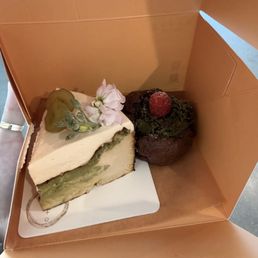 Jasmine cake & pistachio scone