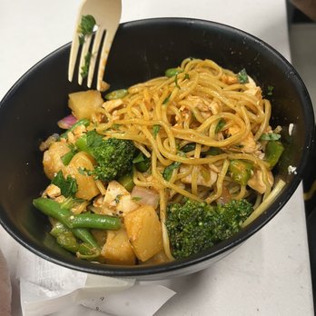 honeygrow - spicy garlic. Medium heat level really good. ( if your used to spice it low level) - Salad Near Me - Wyomissing, Pennsylvania honeygrow - spicy garlic. Medium heat level really good. ( if your used to spice it low level) - Salad Near Me - Wyomissing, Pennsylvania