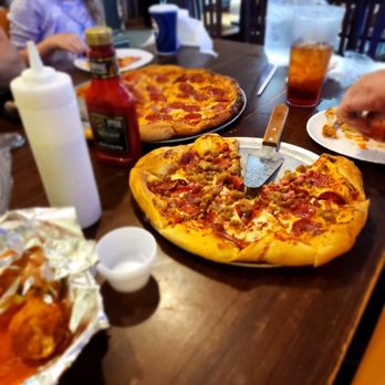 The Getaway Restaurant and Bar - Pizza Near Me - Richfield, North Carolina