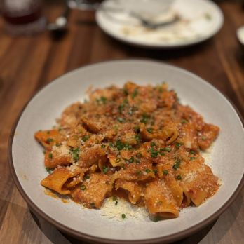 Daisies - Rigatoni - Pasta Shops Near Me - Chicago, Illinois