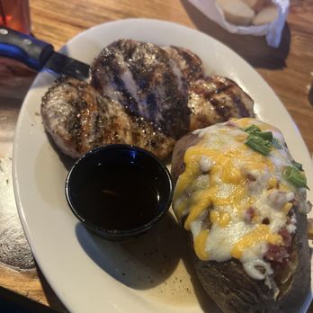 Beechwood Restaurant & Lounge - Grilled chicken - Bars Near Me - Vicksburg, Mississippi Beechwood Restaurant & Lounge - Grilled chicken - Bars Near Me - Vicksburg, Mississippi