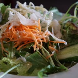 Salat in der Mehlwaage