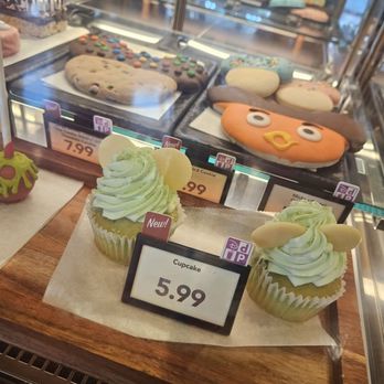 Disney's Candy Cauldron - Desserts Near Me - Lake Buena Vista, Florida Disney's Candy Cauldron - Desserts Near Me - Lake Buena Vista, Florida