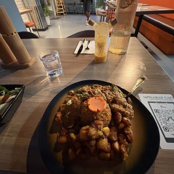 Masarap Cafe - MR 1 Signature Braised Oxtail - African Near Me - West Hollywood, California