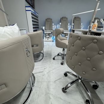 Milano Nails - Love the chairs - Nail Salons Near Me - Trinity, Florida