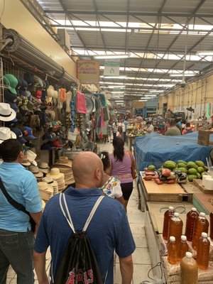 Mercado Lucas De Galvéz by null