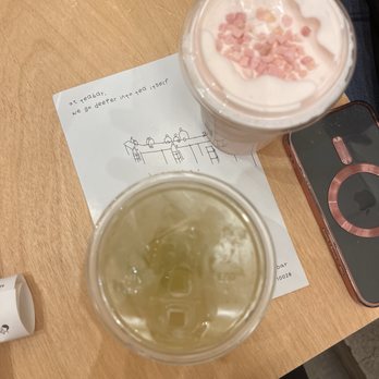 HeyTea TeaBar - Coffee & Tea Near Me - New York, New York