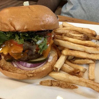 The Crooked Spoon Gastropub - Bacon cheeseburger - Gastropubs Near Me - Clermont, Florida