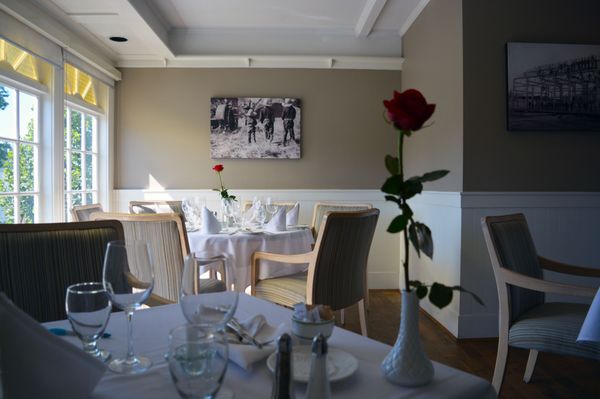 Old Surrey Restaurant by null