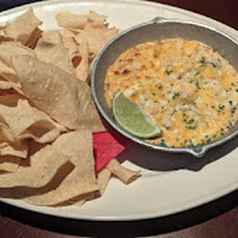 Bahama Breeze - Crab and Cheese Dip with Tortilla Chips - Bars Near Me - Woodbridge, Virginia