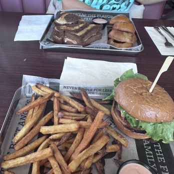 Cadillac Jo's - Cadillac Cheeseburger and Patty Melt. - American Near Me - Salem, Oregon