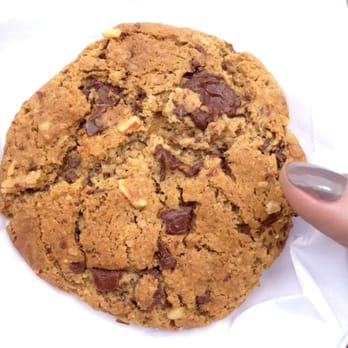 Mandarina Cake & Co. - Cookie delicia de aveia e chocolate - Desserts Near Me - São Paulo, SP