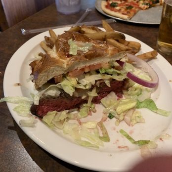 Archer's Tavern Kettering - The Great Scott Sandwich medium rare - Bars Near Me - Dayton, Ohio Archer's Tavern Kettering - The Great Scott Sandwich medium rare - Bars Near Me - Dayton, Ohio