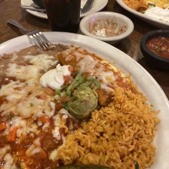 Cielito Lindo Cocina Mexicana - Chile relleno and tamale combination plate - Mexican Near Me - Pocatello, Idaho Cielito Lindo Cocina Mexicana - Chile relleno and tamale combination plate - Mexican Near Me - Pocatello, Idaho