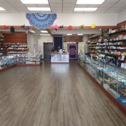 Vapor Maven - Inside store.