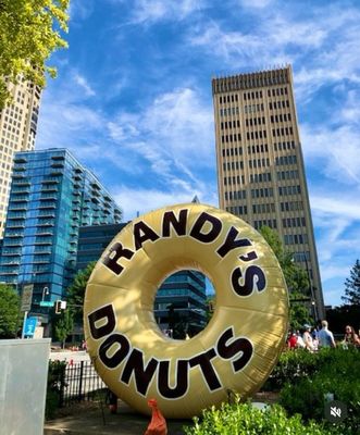 Randy’s Donuts by null