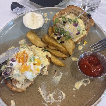 OEB Breakfast - Toronto Street - crab o reilly - Breakfast & Brunch Near Me - Toronto, Ontario