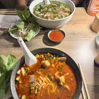 Bedford Gardens Restaurant  - Bun Bo Hue Spicy Beef & Oxtail Noodle Soup and Brisket Pho - Sushi Bars Near Me - Brooklyn, New York