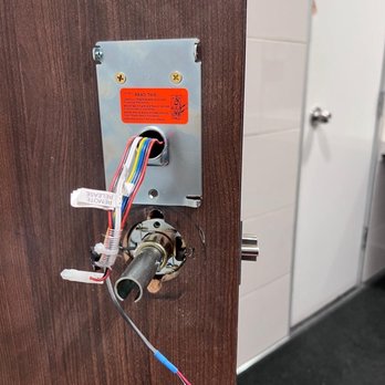 CGL Locksmith - Keys & Locksmiths Near Me - Winnetka, California