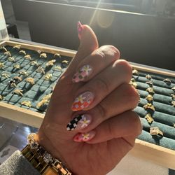 Alexa's Dominican Salon
