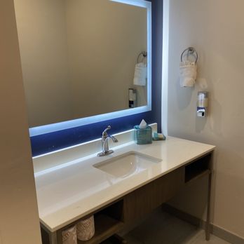 Scenic View Inn - Separate sink area very basic but functional - Hotels Near Me - Moab, Utah