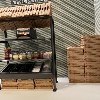 MOD Pizza - Togo boxes and condiments station - Fast Food Near Me - Pembroke Pines, Florida