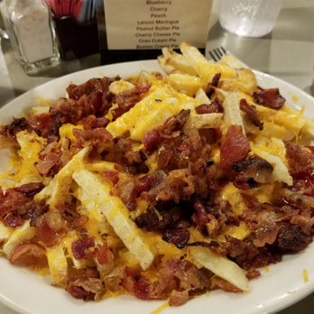 Denny's Lennies - The loaded french fries had a ton of cheese and bacon but the fries are limp and soaked in grease, not properly cooked - American Near Me - Halifax, Pennsylvania