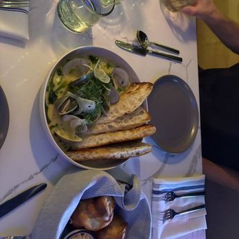 Hamp & Harry's - Clams and popovers - Cocktail Bars Near Me - Marietta, Georgia