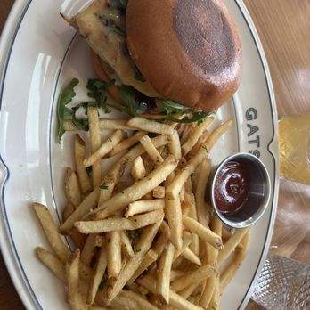 GATSBY - Chicken breast sandwich - Cocktail Bars Near Me - Washington, DC, District of Columbia