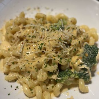 Sauce Pizza & Wine - Chicken, Broccoli & Cheese Pasta - Pizza Near Me - Tucson, Arizona
