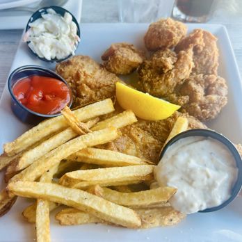 The Breeze - Seafood platter Haddock, shrimps (3), scallops (2) Coleslaw and handful of fries - Sandwiches Near Me - Gilford, New Hampshire The Breeze - Seafood platter Haddock, shrimps (3), scallops (2) Coleslaw and handful of fries - Sandwiches Near Me - Gilford, New Hampshire