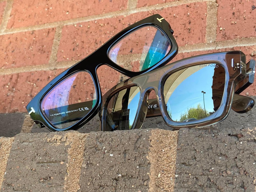 COLLINS EYE CENTER C. GARRY COLLINS, O.D Optometrists at 115 Penn