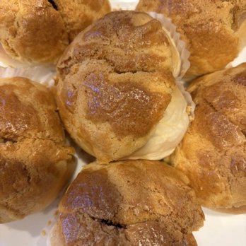 Mayflower Restaurant - Baked BBQ Pork buns with crispy top - Seafood Near Me - Dublin, California