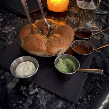 Harry's - Complementarias bread - Steakhouses Near Me - Cancún, ROO