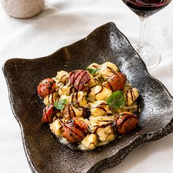 The Gramercy Restaurant & Lounge