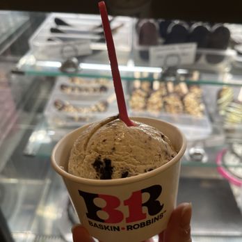 Baskin-Robbins - cookies n creme - Ice Cream & Frozen Yogurt Near Me - Las Vegas, Nevada Baskin-Robbins - cookies n creme - Ice Cream & Frozen Yogurt Near Me - Las Vegas, Nevada
