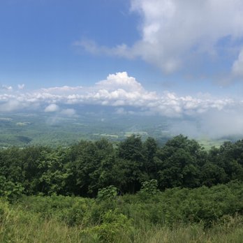 Skyline Drive - View from one of the lookout stops - Parks Near Me - Front Royal, Virginia